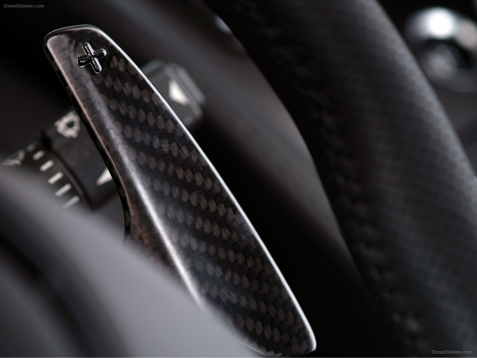 Aston Martin V12 Vantage S 2014